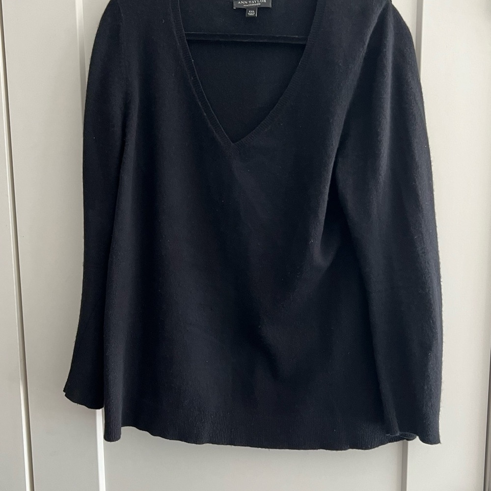 Ann Taylor 100% Cashmere V-neck Black Sweater Size XXL
